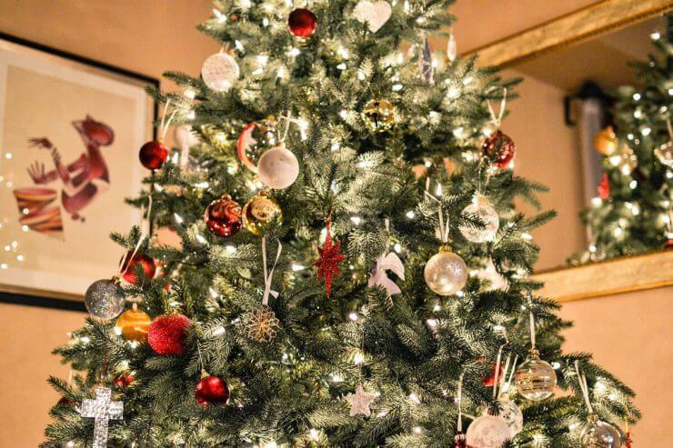 Decorating Safely Xmas